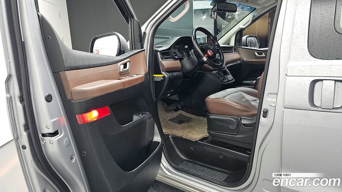 Hyundai Starex 2021