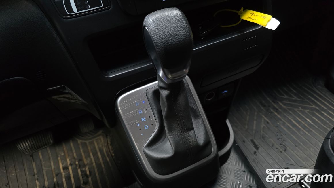 Hyundai Staria 2025