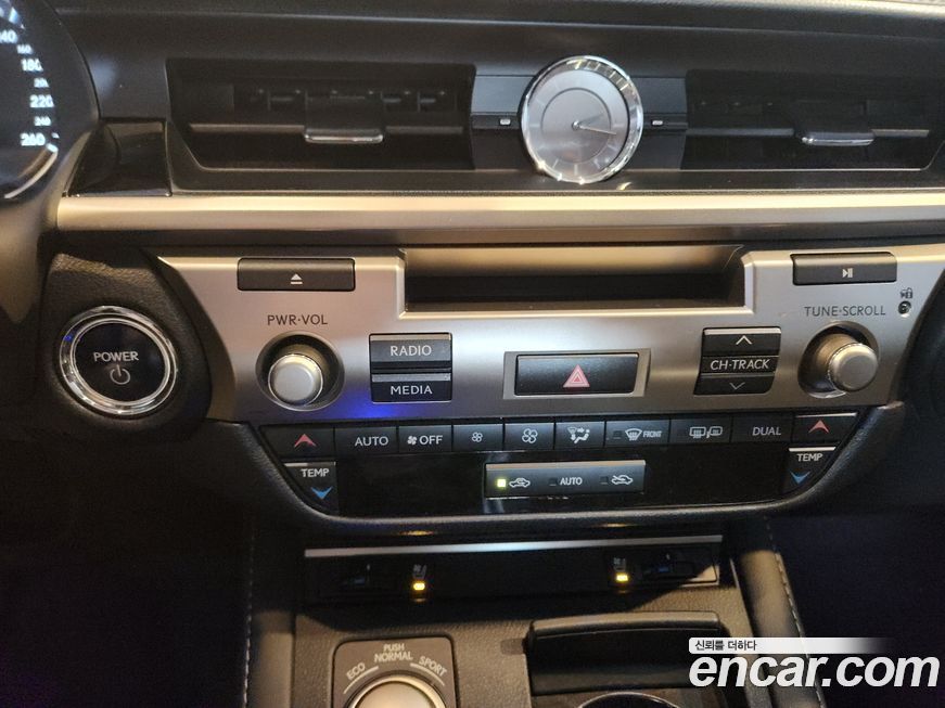 Lexus ES 2017