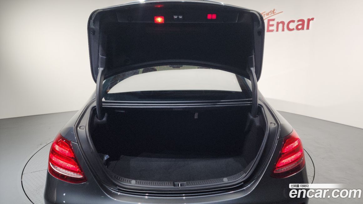 Mercedes-Benz E-Class 2019