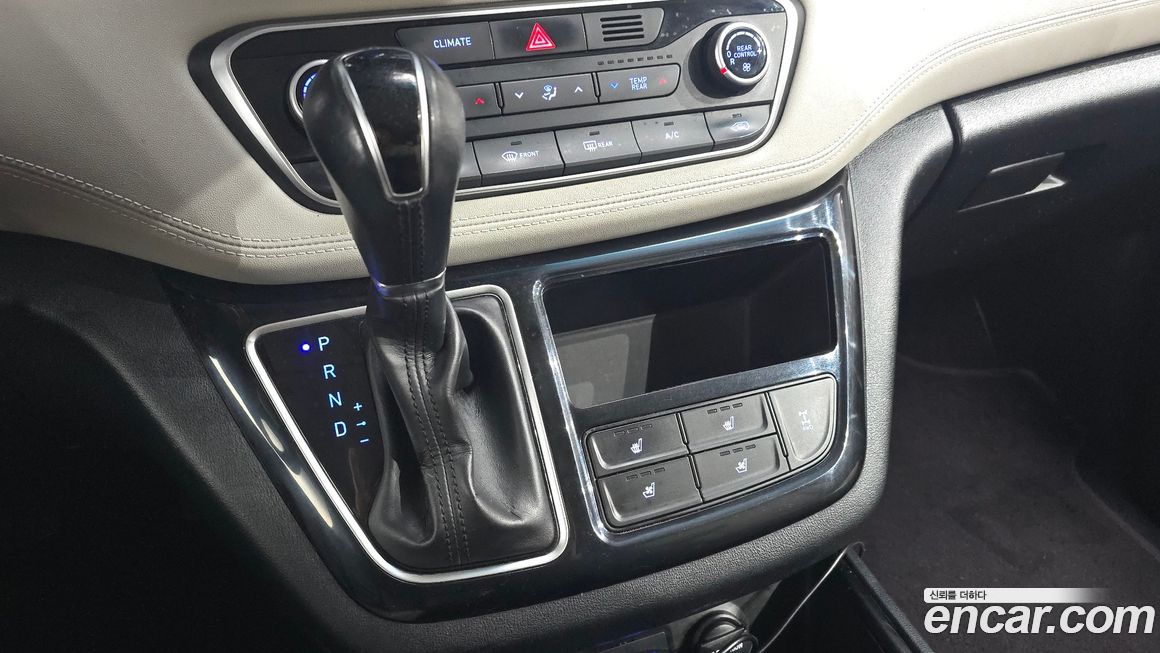Hyundai Starex 2021