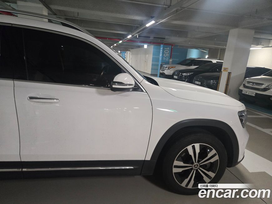 Mercedes-Benz GLB-Class 2021