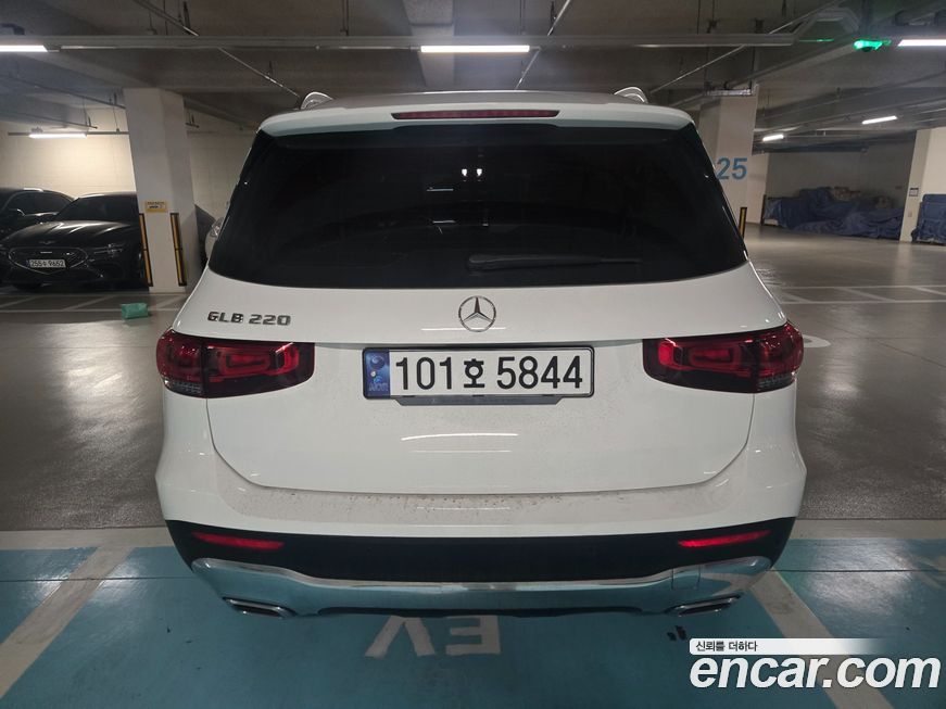 Mercedes-Benz GLB-Class 2021