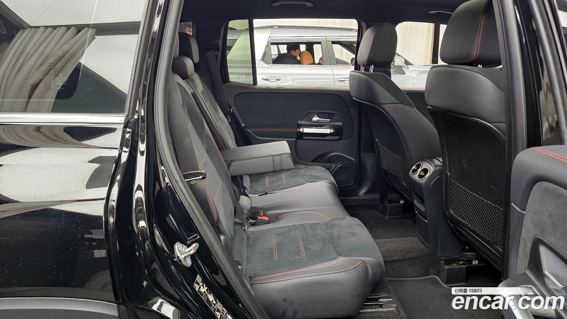 Mercedes-Benz GLB-Class 2023