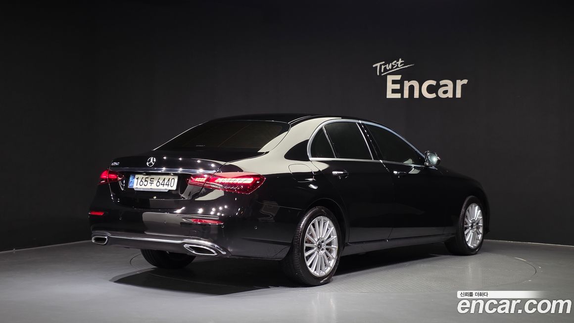 Mercedes-Benz E-Class 2021