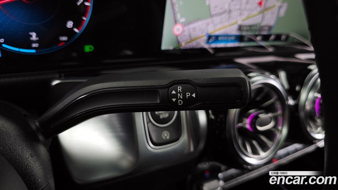 Mercedes-Benz GLB-Class 2023