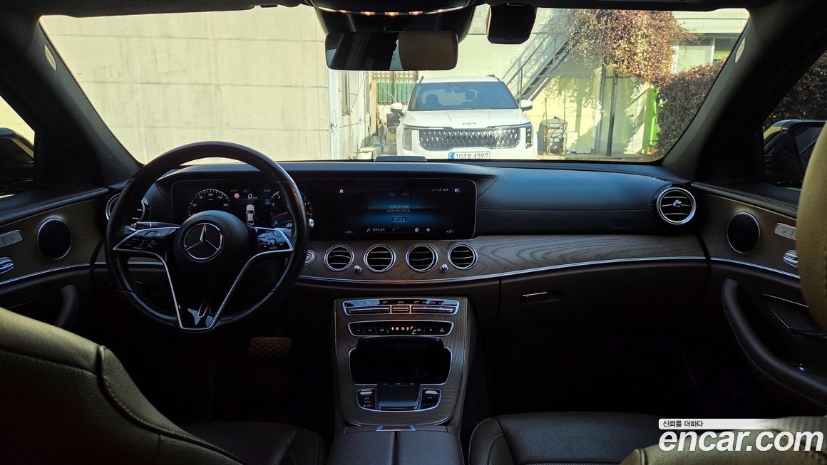 Mercedes-Benz E-Class 2021
