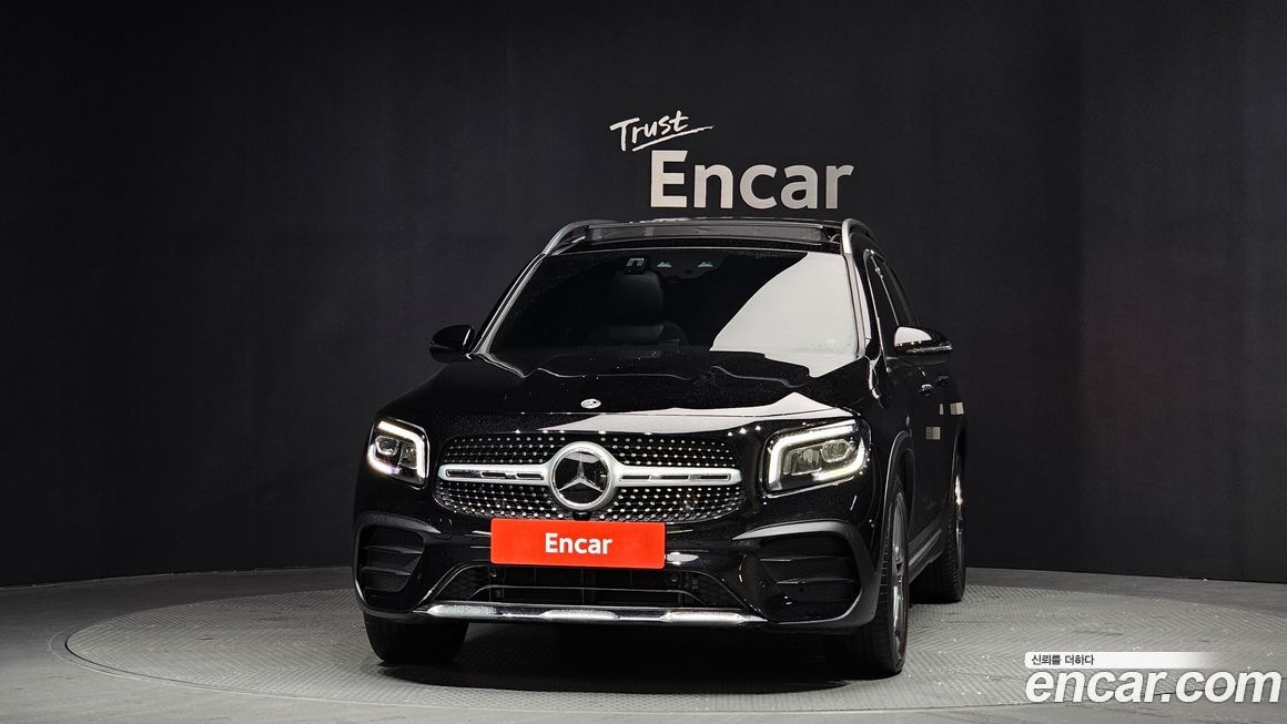 Mercedes-Benz GLB-Class 2023