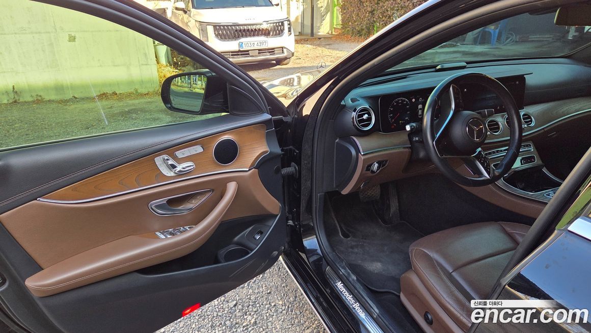 Mercedes-Benz E-Class 2021