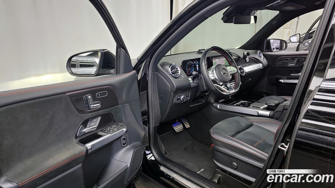 Mercedes-Benz GLB-Class 2023