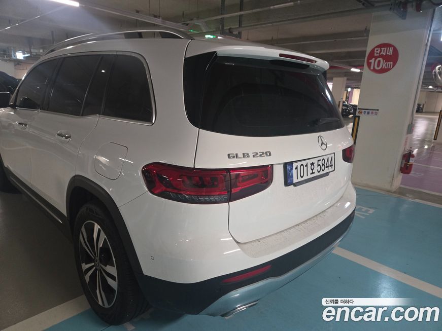 Mercedes-Benz GLB-Class 2021