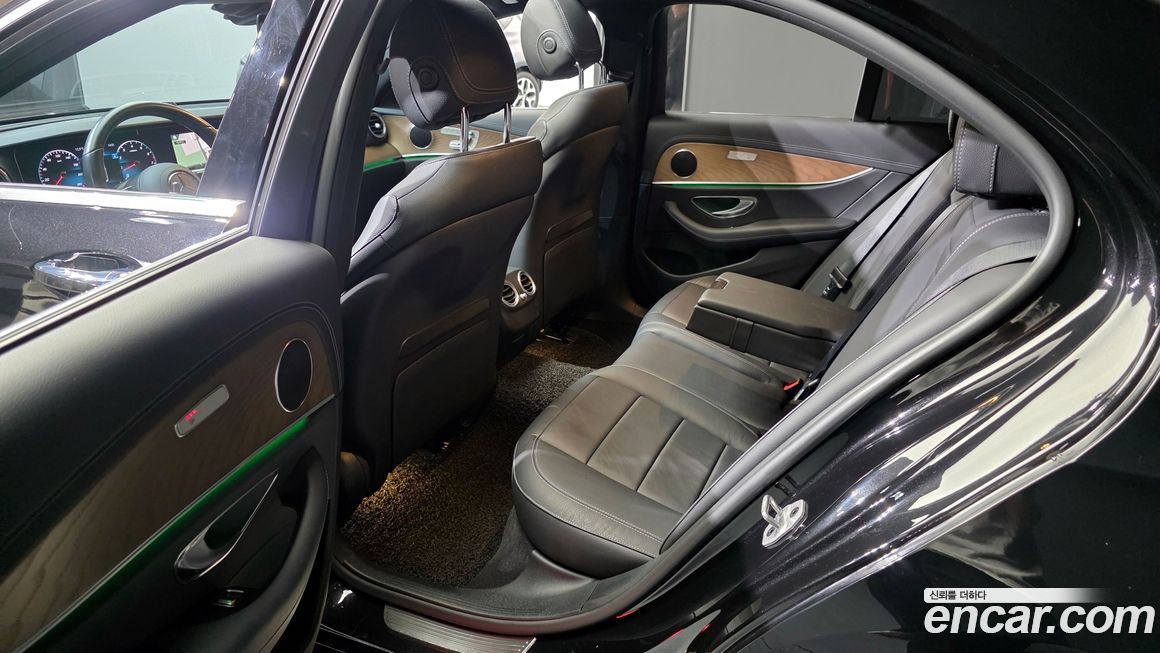 Mercedes-Benz E-Class 2021