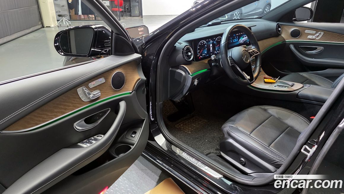 Mercedes-Benz E-Class 2021