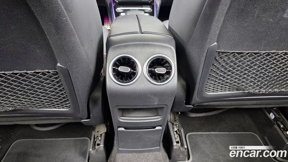 Mercedes-Benz GLB-Class 2023
