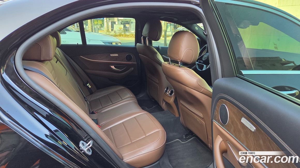Mercedes-Benz E-Class 2021