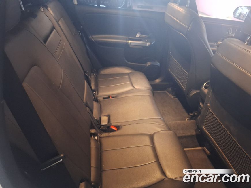 Mercedes-Benz GLB-Class 2021