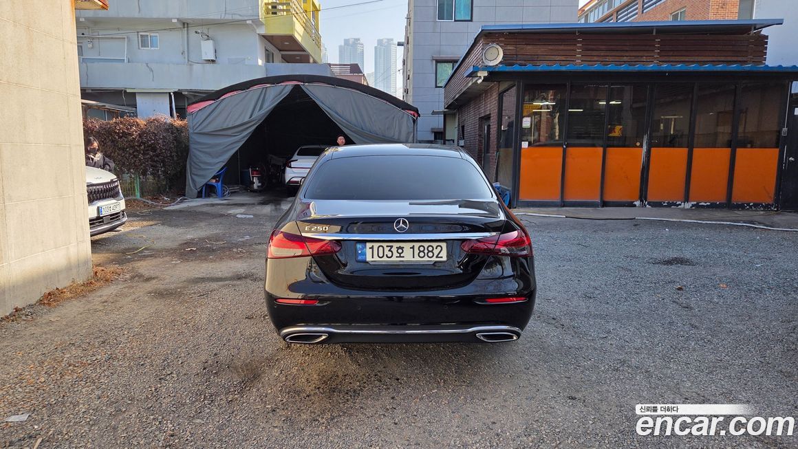 Mercedes-Benz E-Class 2021