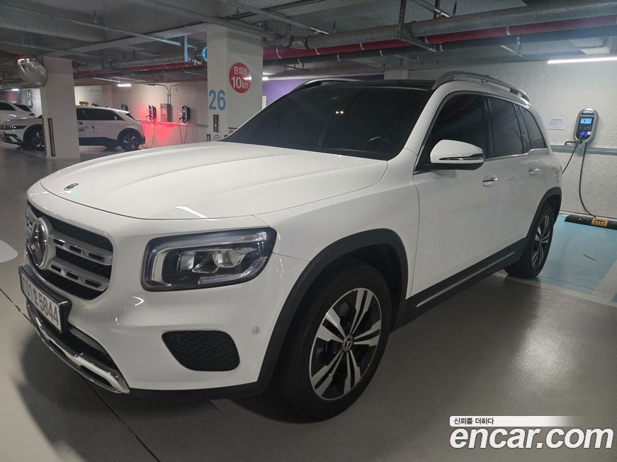 Mercedes-Benz GLB-Class 2021