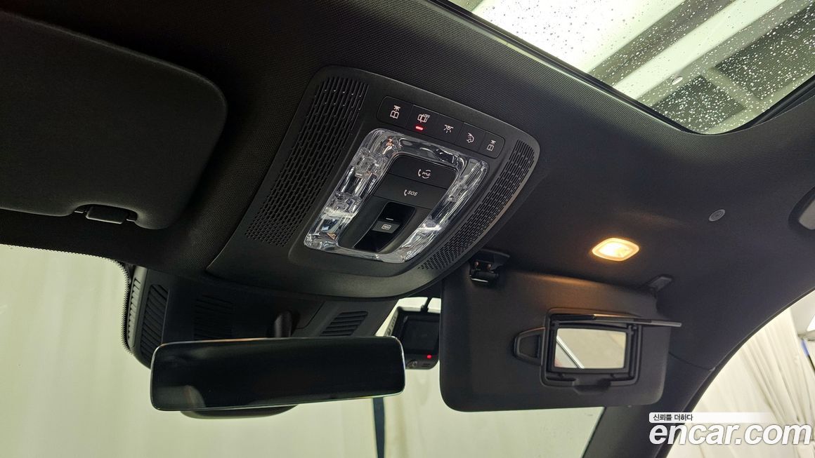 Mercedes-Benz GLB-Class 2023