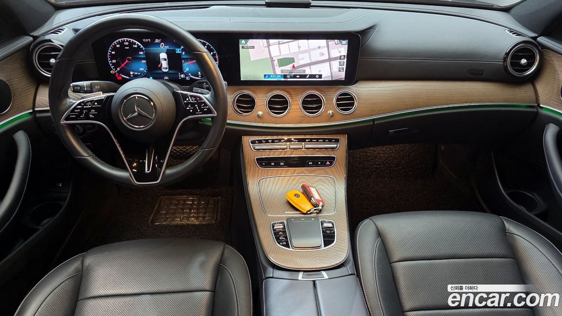 Mercedes-Benz E-Class 2021