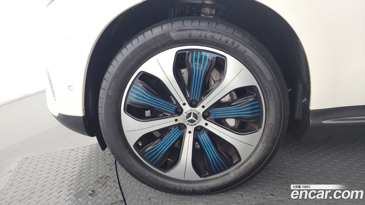 Mercedes-Benz EQC 2020