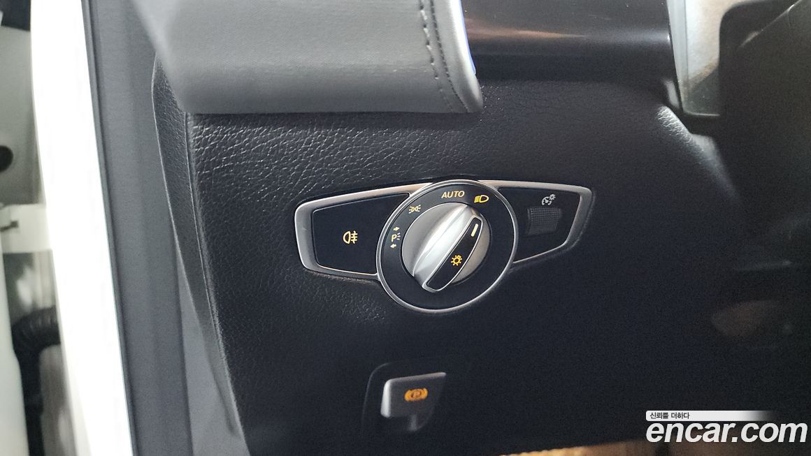 Mercedes-Benz EQC 2020