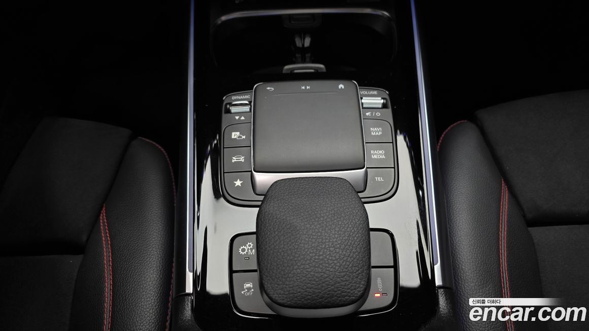 Mercedes-Benz GLB-Class 2021