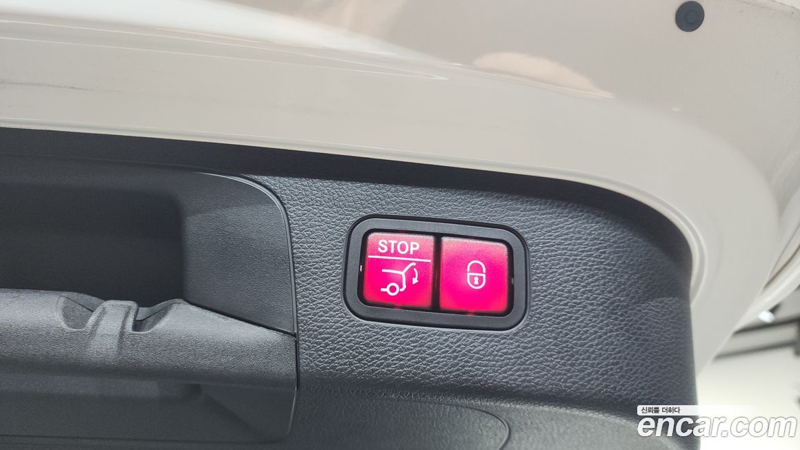 Mercedes-Benz EQC 2020