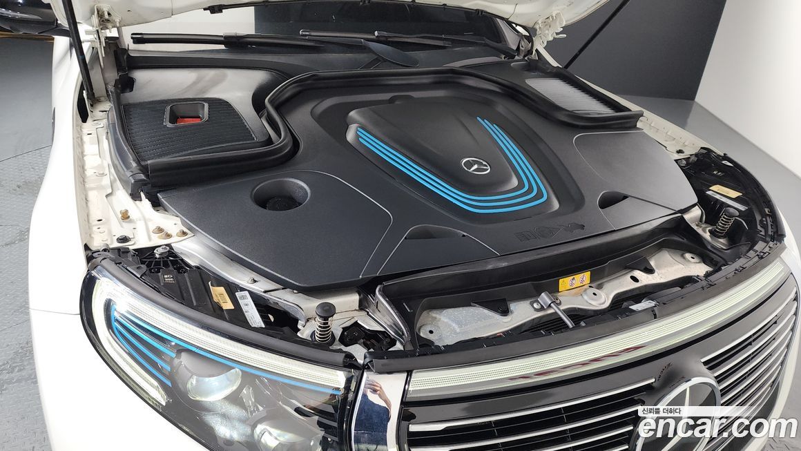 Mercedes-Benz EQC 2020