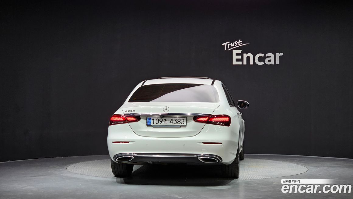 Mercedes-Benz E-Class 2021