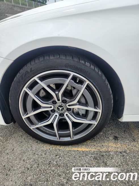 Mercedes-Benz E-Class 2023