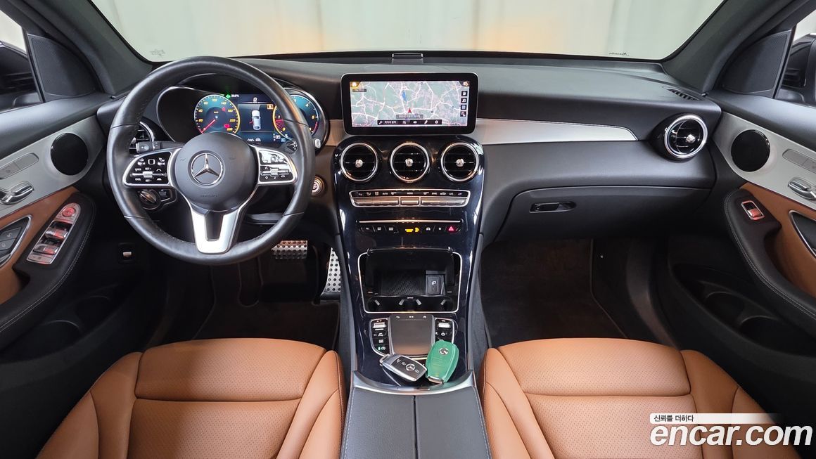 Mercedes-Benz GLC-Class 2021