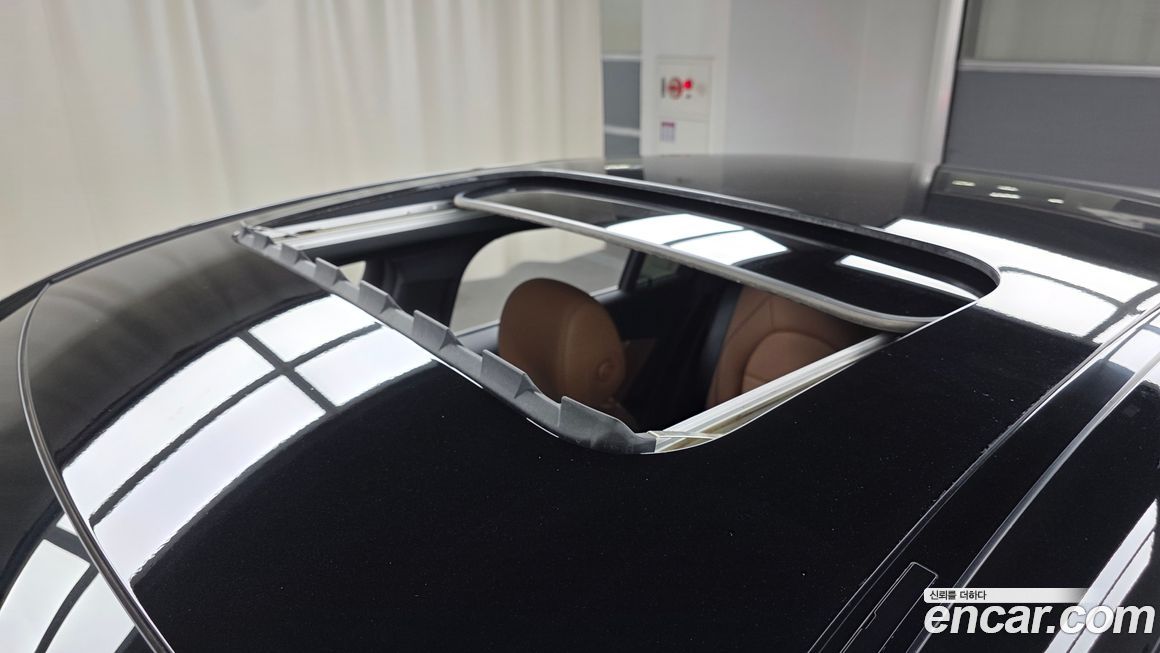 Mercedes-Benz GLC-Class 2021