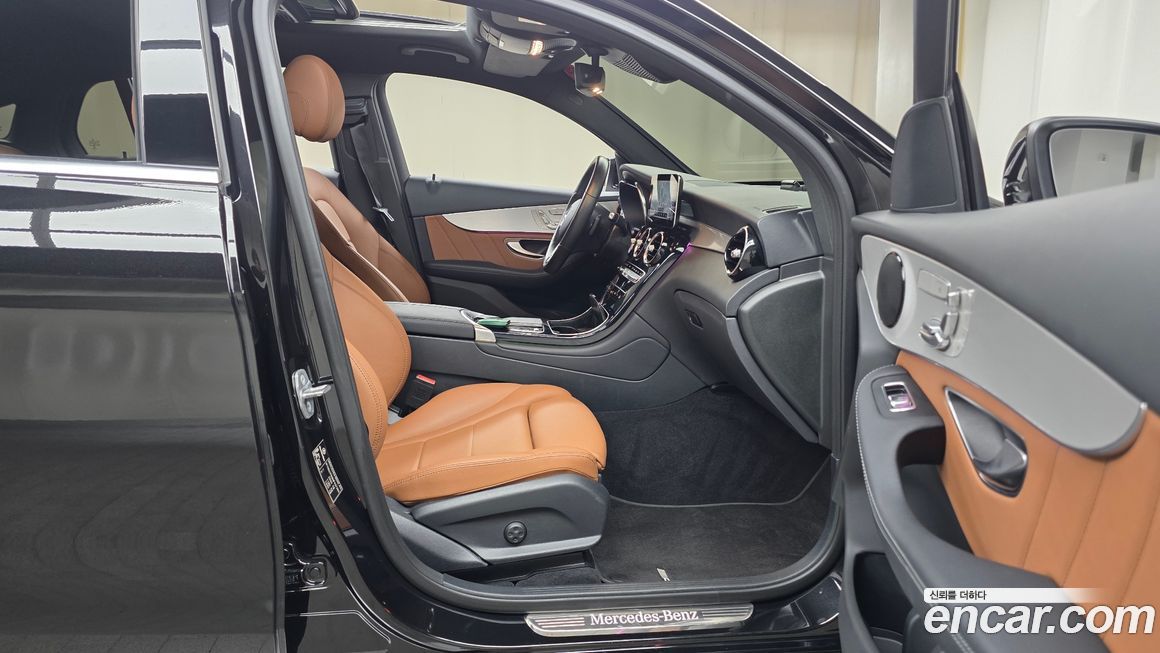 Mercedes-Benz GLC-Class 2021