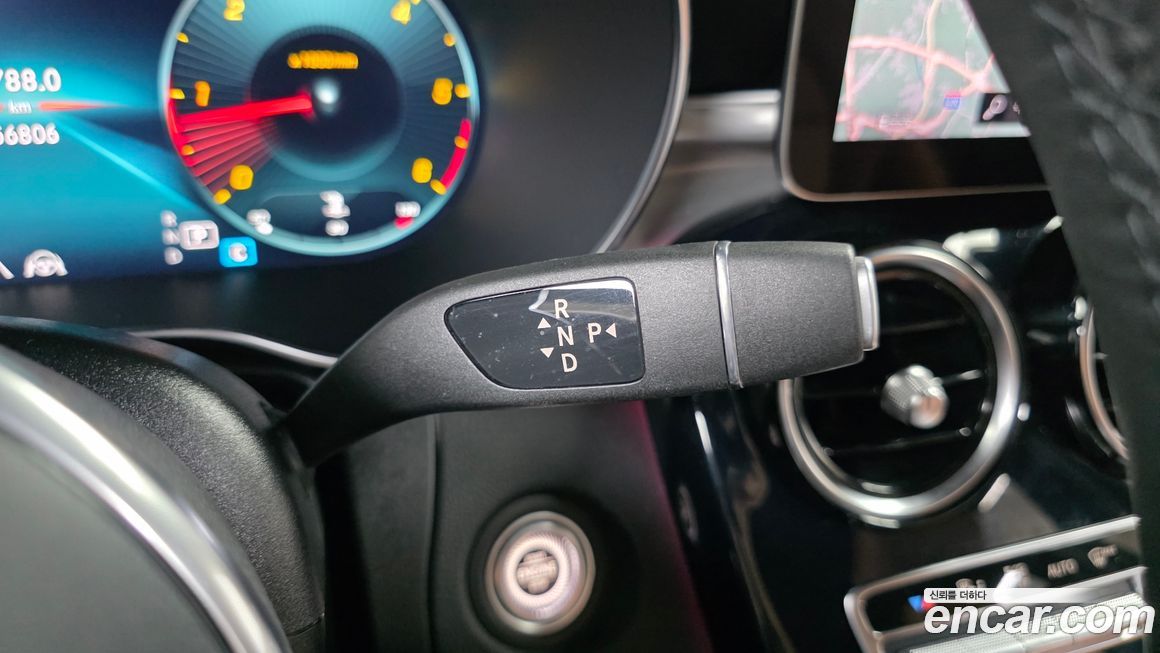 Mercedes-Benz GLC-Class 2021