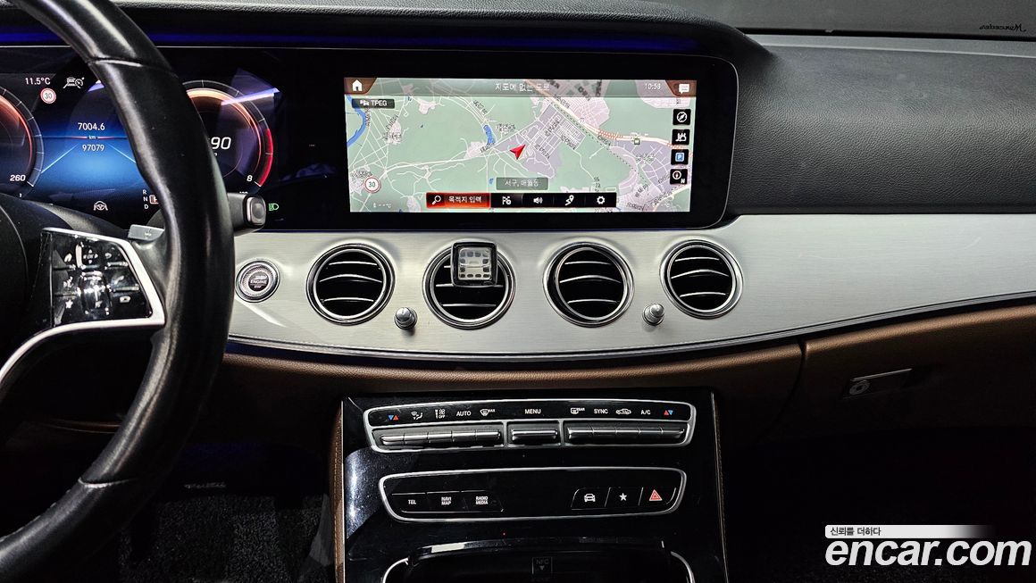 Mercedes-Benz E-Class 2021