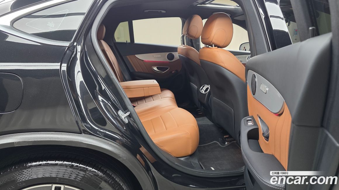 Mercedes-Benz GLC-Class 2021