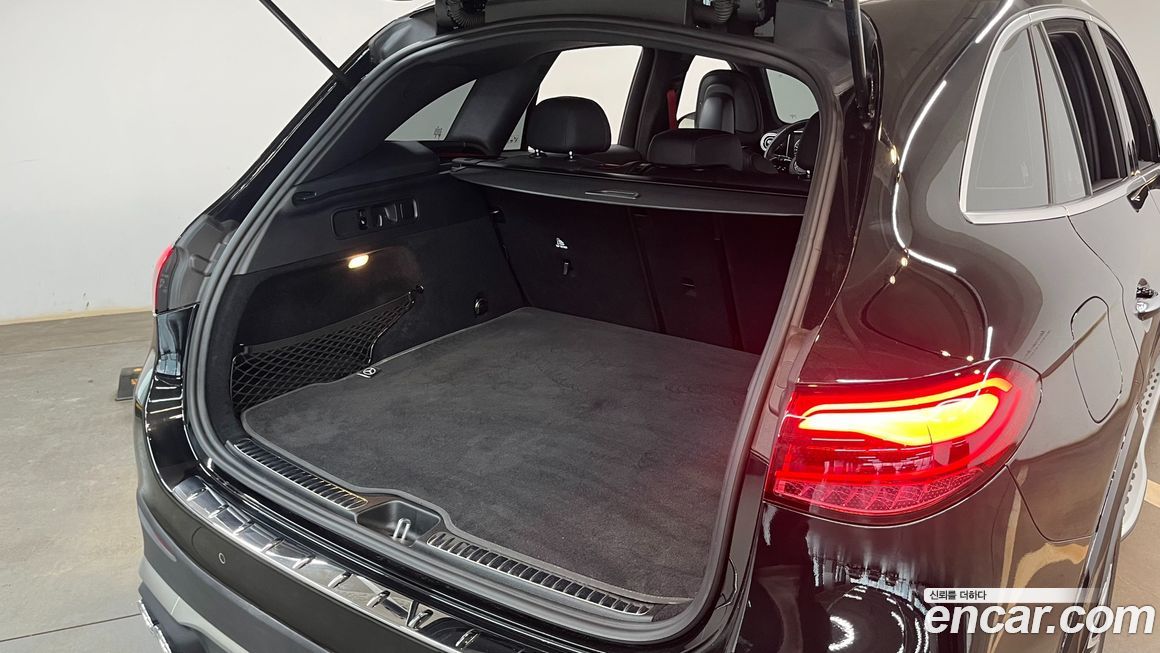 Mercedes-Benz GLC-Class 2024