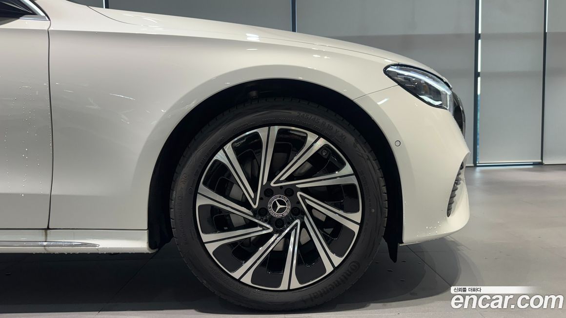 Mercedes-Benz E-Class 2025