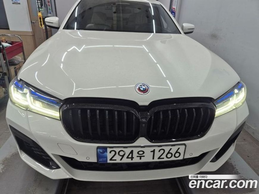 BMW 5-Series 2023