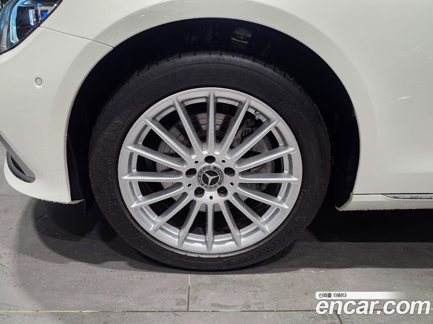 Mercedes-Benz E-Class 2023