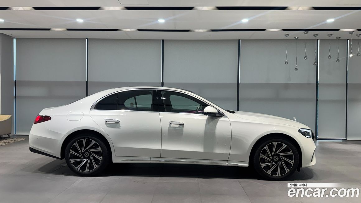 Mercedes-Benz E-Class 2025