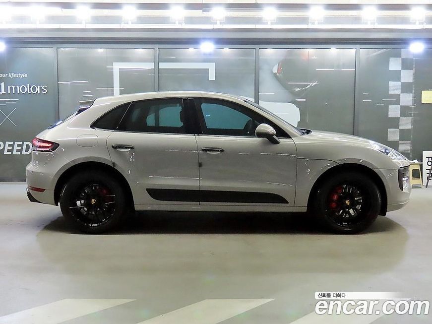 Porsche Macan 2020