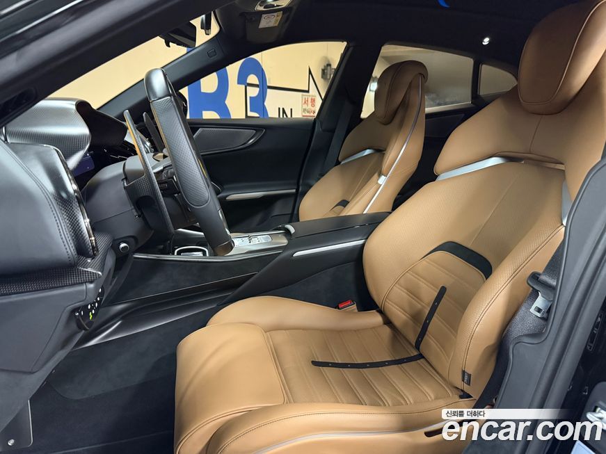 Ferrari Purosangue 2025