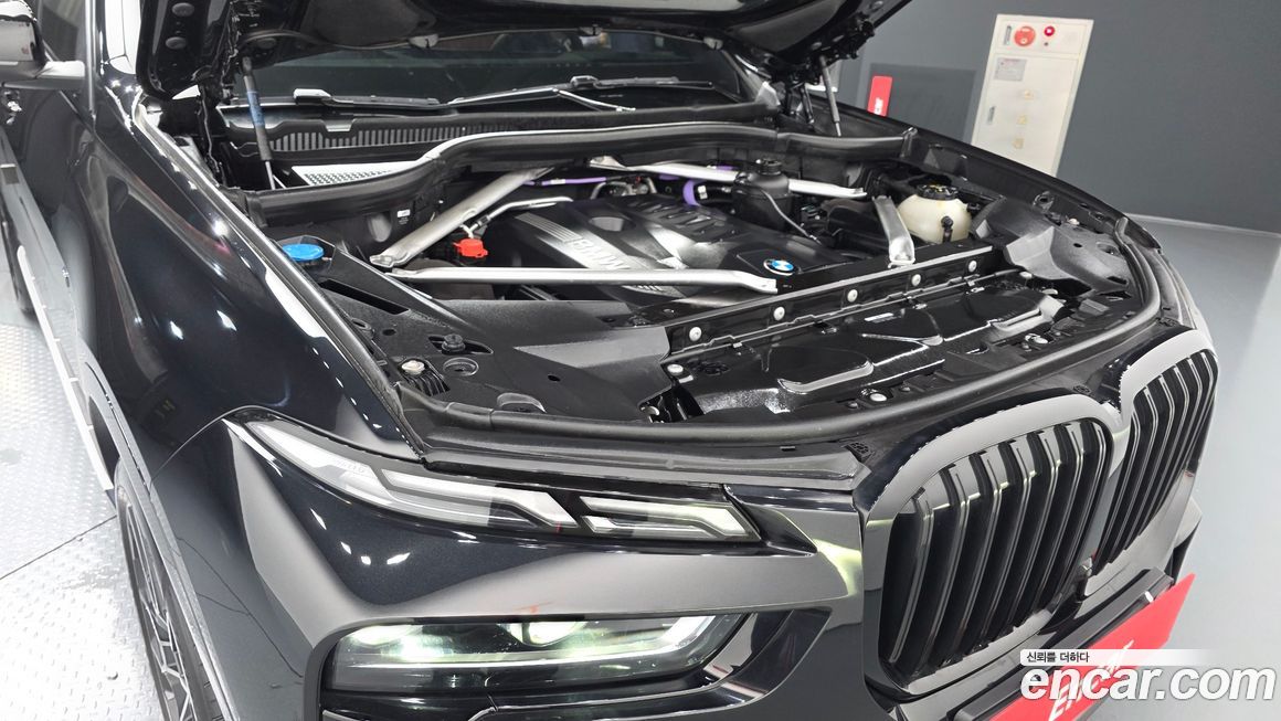 BMW X7 2025