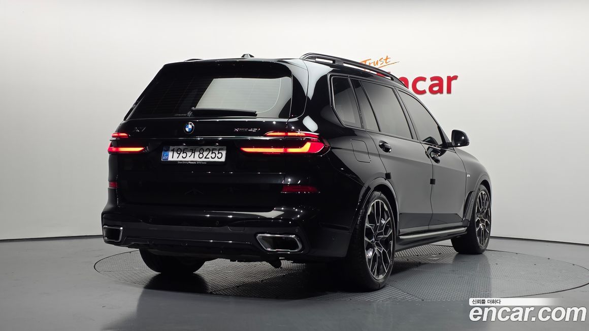 BMW X7 2025