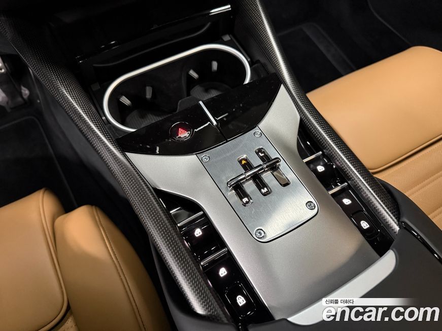 Ferrari Purosangue 2025