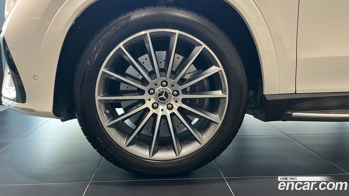 Mercedes-Benz GLE-Class 2025