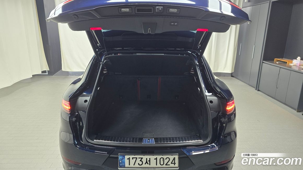 Porsche Cayenne 2021