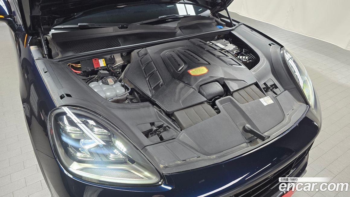 Porsche Cayenne 2021